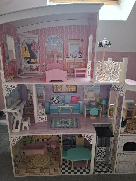 Duży drewniany domek dla lalek Barbi Ksenia