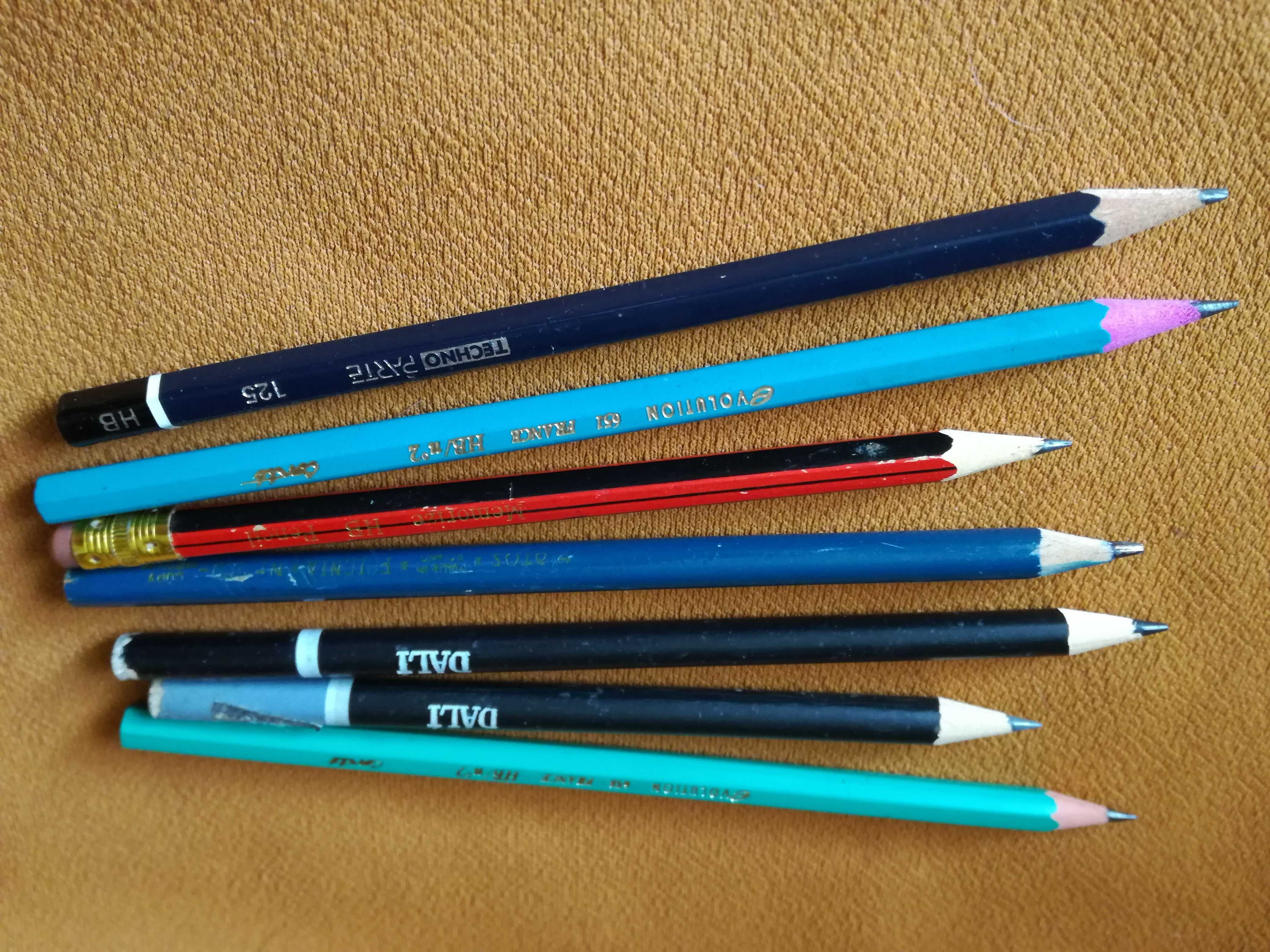 Ołówek.Zestaw ołówków kolekcja 7 sztuk.