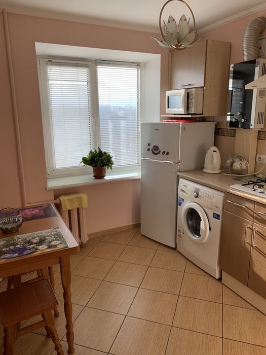 Здам подобово затишну однокімнатну квартиру центр всі зручності