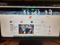 Monitor Asus, usado para edição de imagem