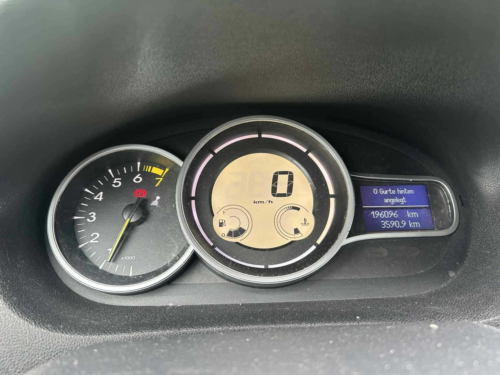 Renault Megane 3 benzyna 1.6 100KM 2012r