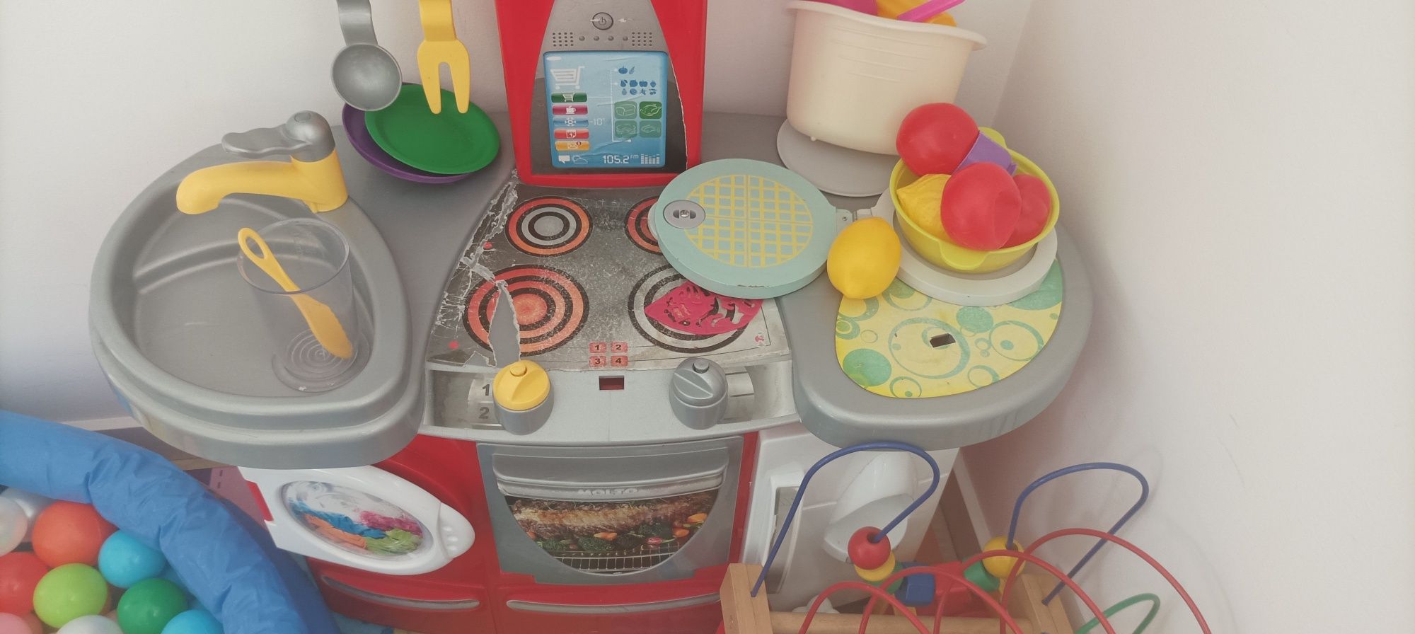 Cozinha infantil com luzes