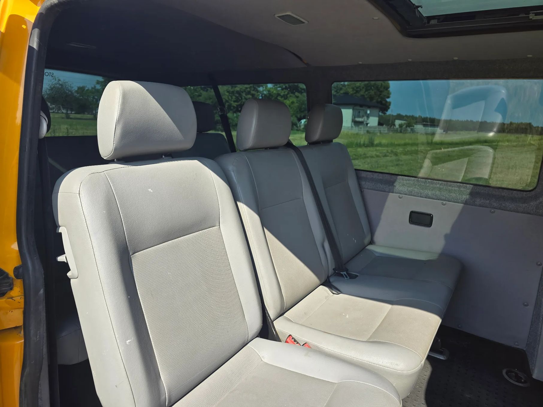 Volkswagen Transporter 1.9 TDI Long 9 osobowy