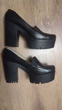 Туфли женские кожаные на каблуках 39 размер