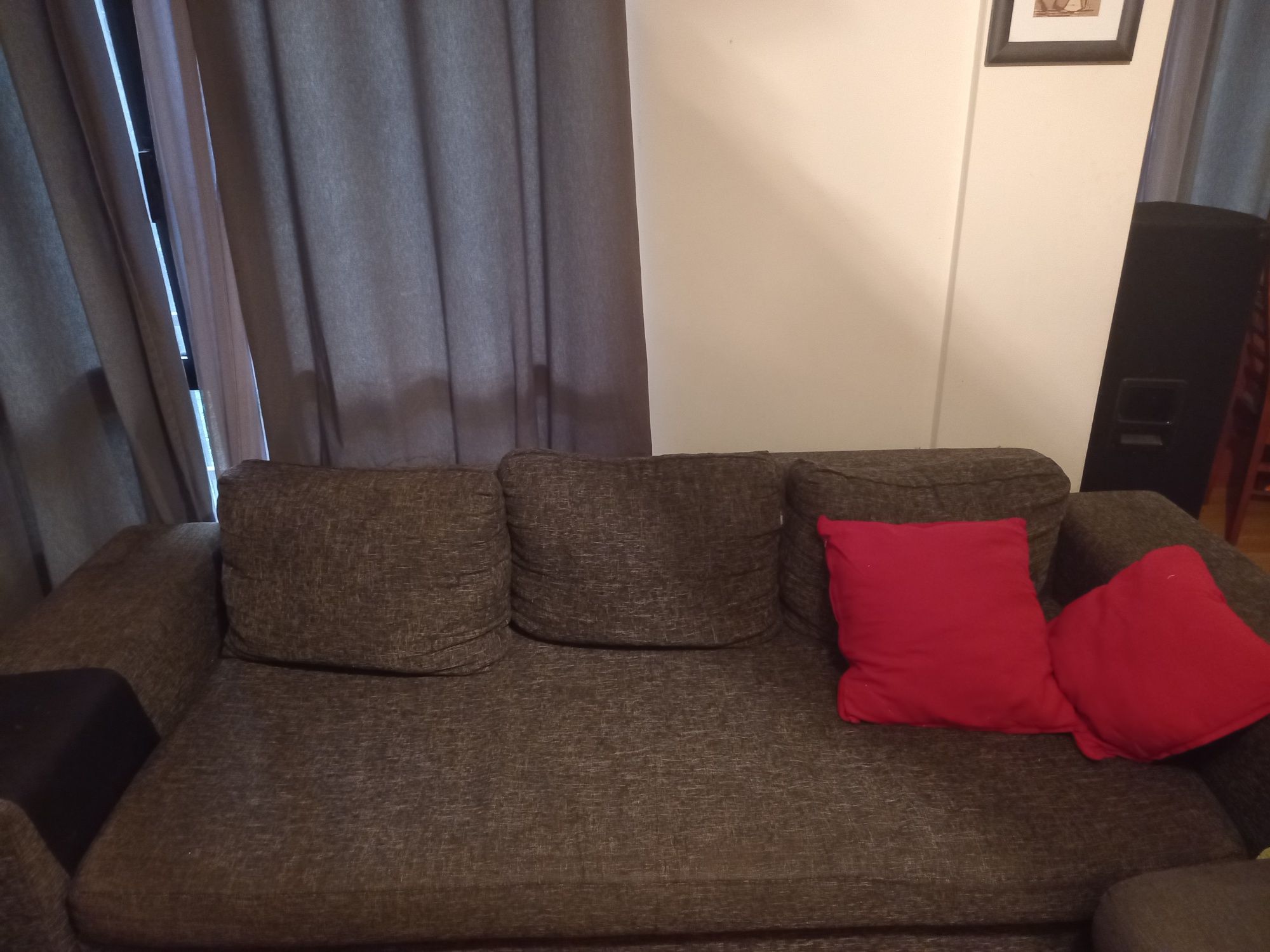 Sofa de 4 lugares com arrumação por baixo