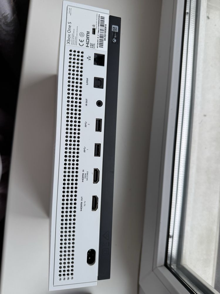 Консоль / приставка Xbox one s
