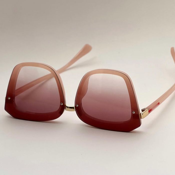 Очки солнцезащитные