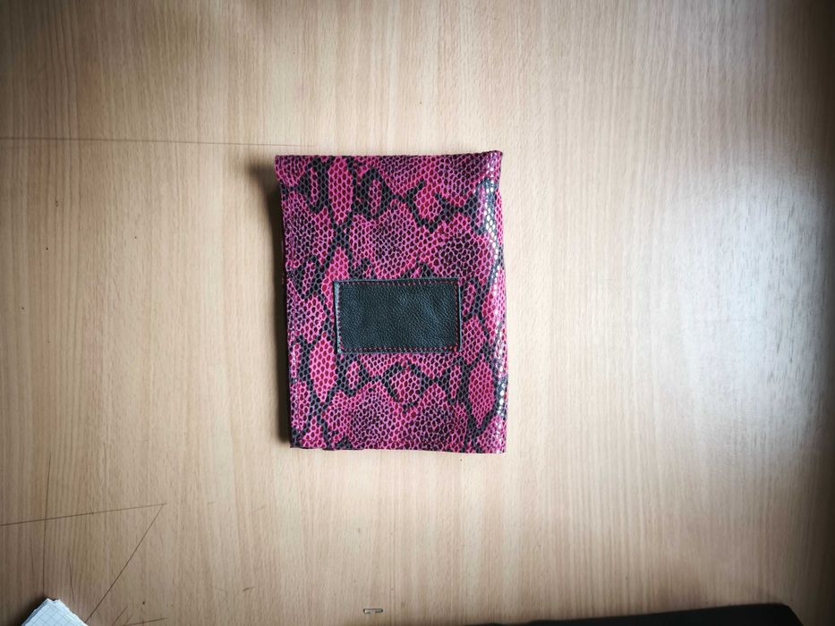 Estojo para maquilhagem em couro