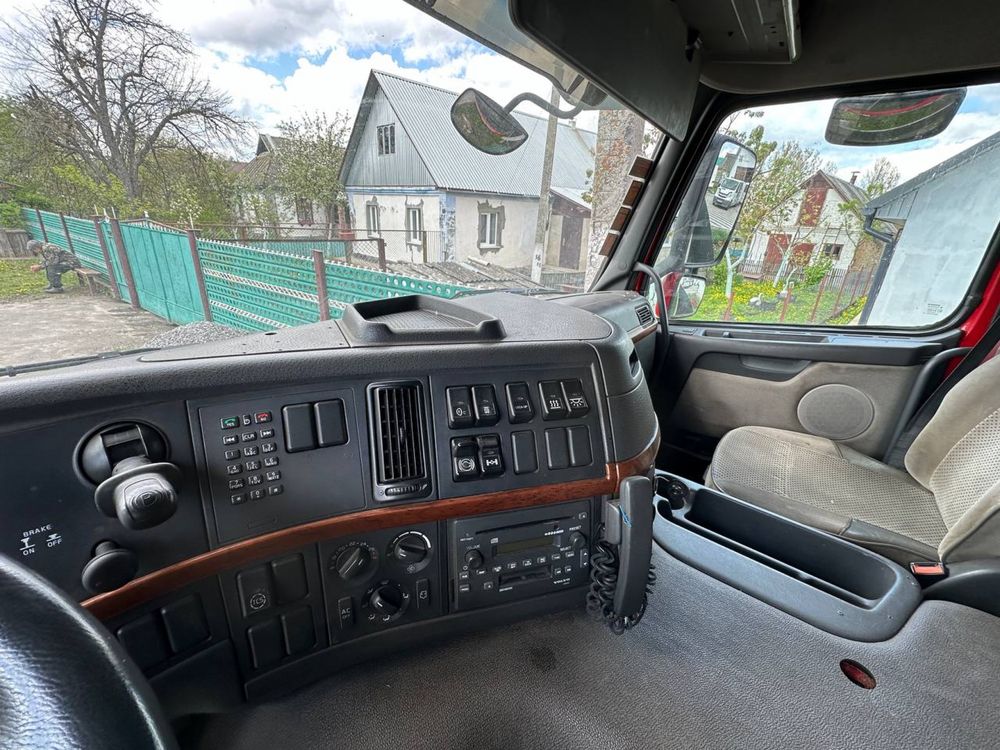 Вантажівка Volvo FM12 420