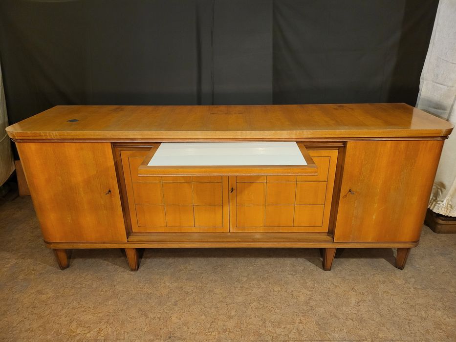 piękna komoda Wilhelm Renz   "WR"
-
.