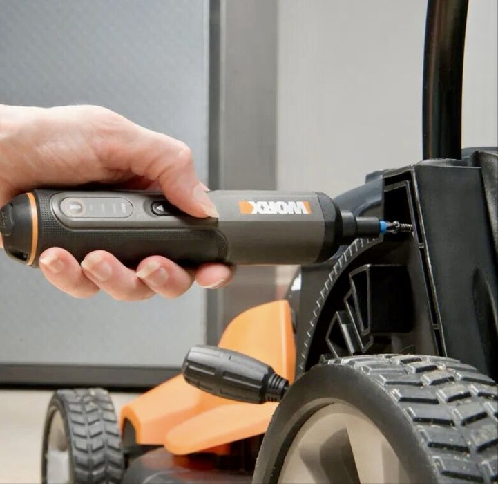 Акумуляторна викрутка Worx WX240L з бітами і кейсом