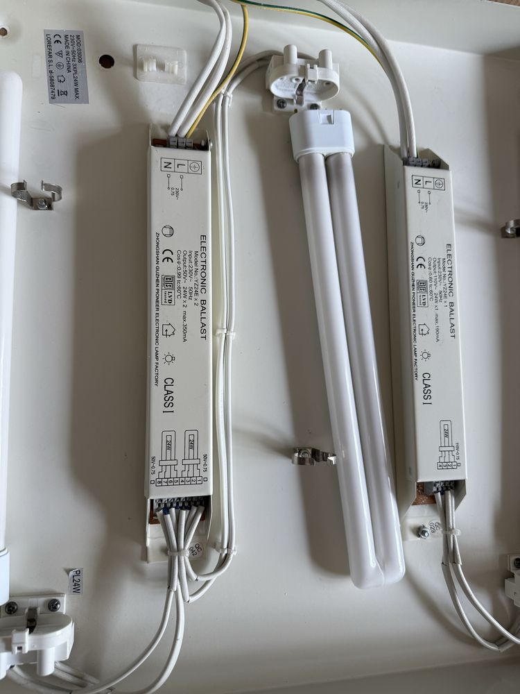 Luz de Tecto para Cozinha em Inox - 3 Lâmpadas de 24 Watt