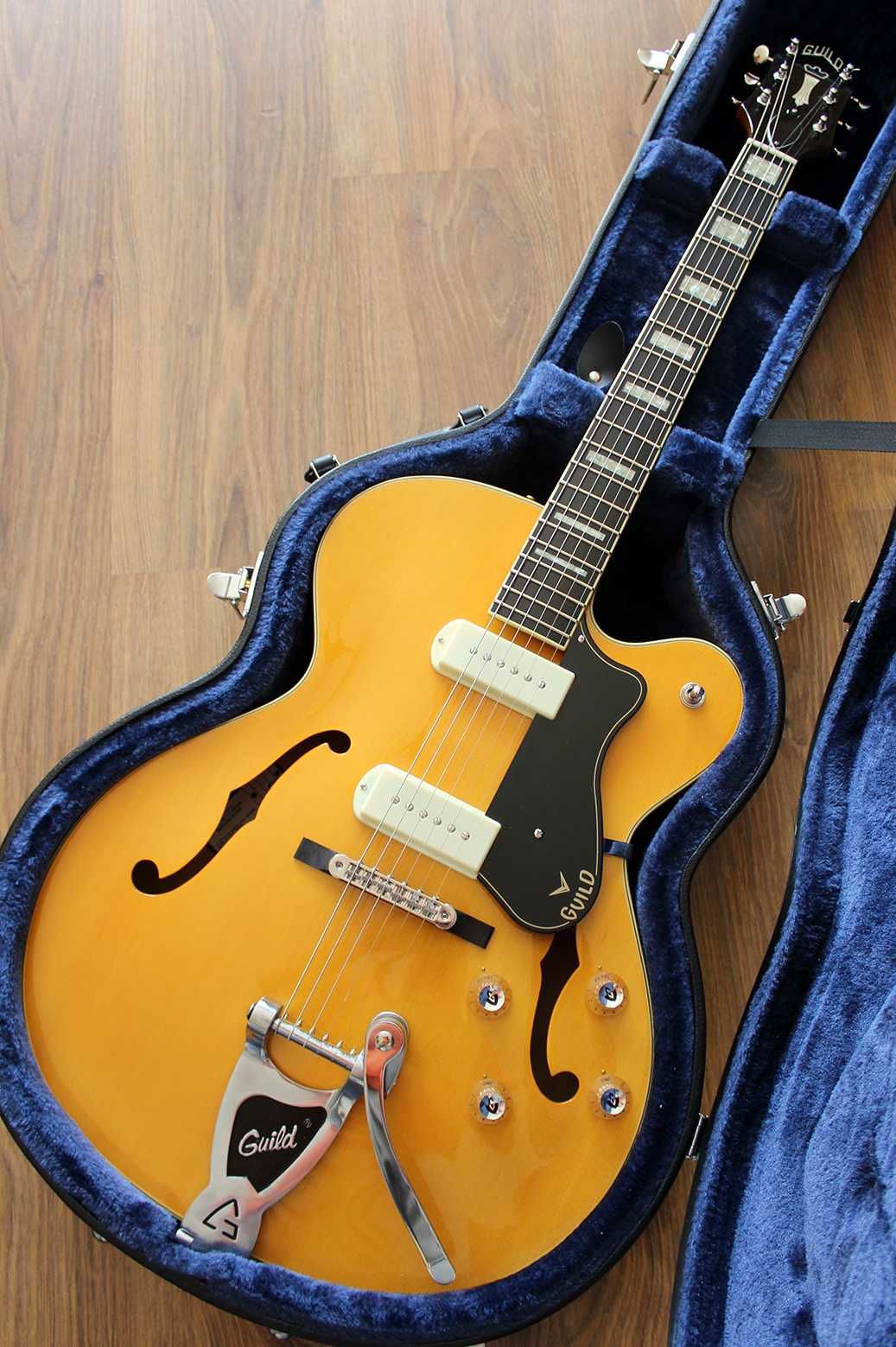 Gibson - Guild X-175B Manhattan