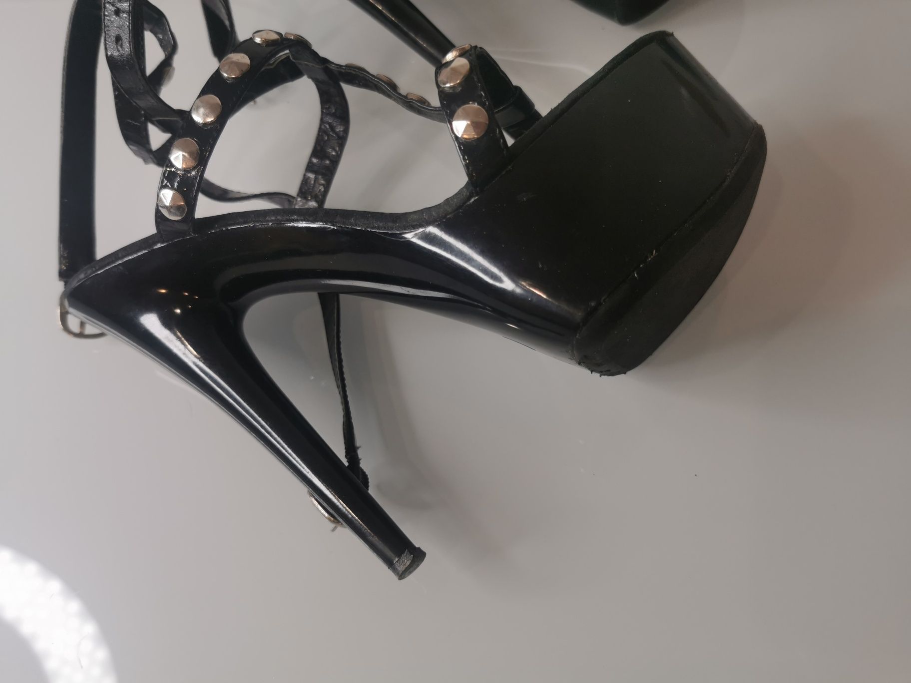 Szpilki HI HEELS na koturnie 15 cm, sandały, pole dance