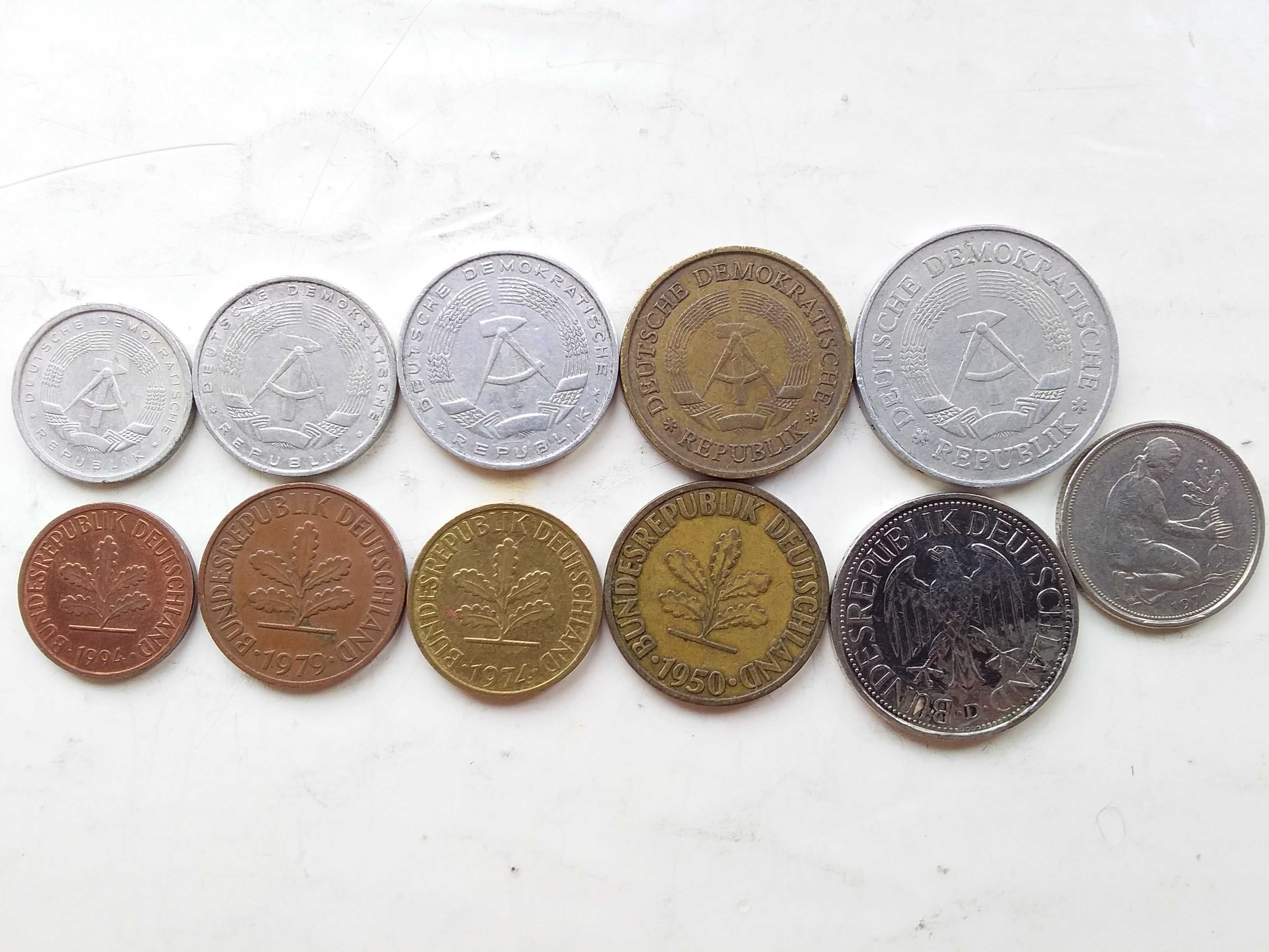 Наборы монет Австрии, Бельгии, Великобритании и Германии