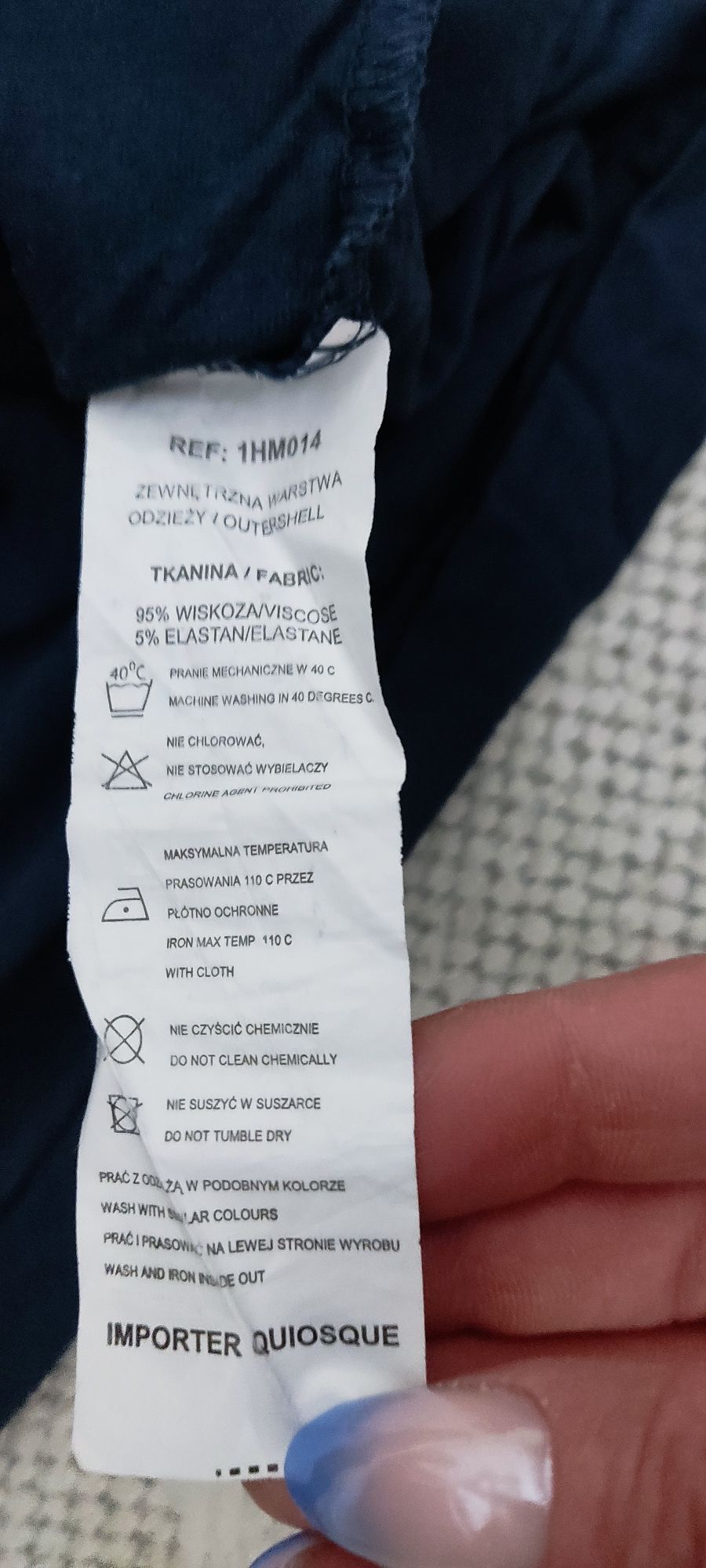 Bluzka granatowa z perełkami