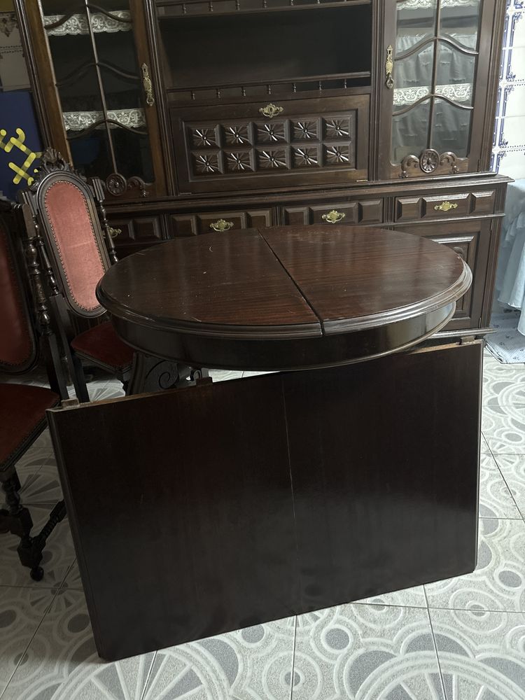 movel antigo  com mesa oval e 8 cadeiras completo