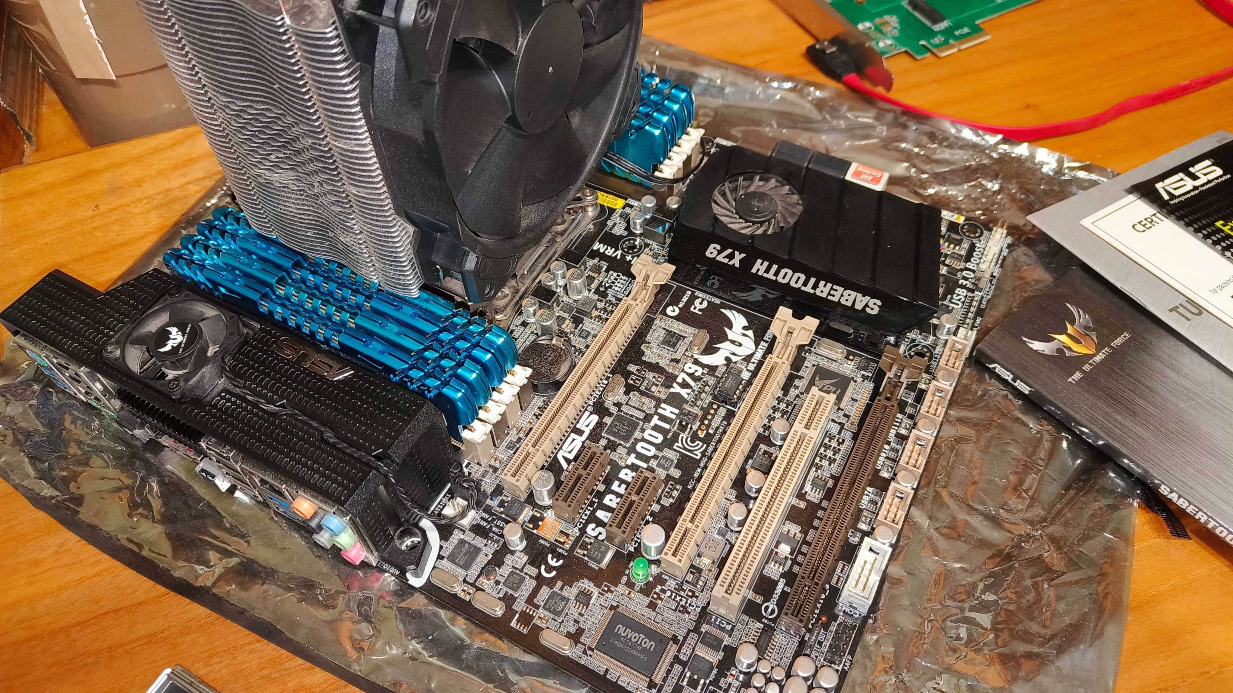 Intel Xeon E5 2697v2 12c/24t 64gb G.Skill Asus Sabertooth X79 Zalman