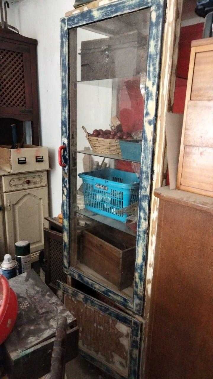 Vendo Recheio grande... Armazem de  restauro de antiguidades .