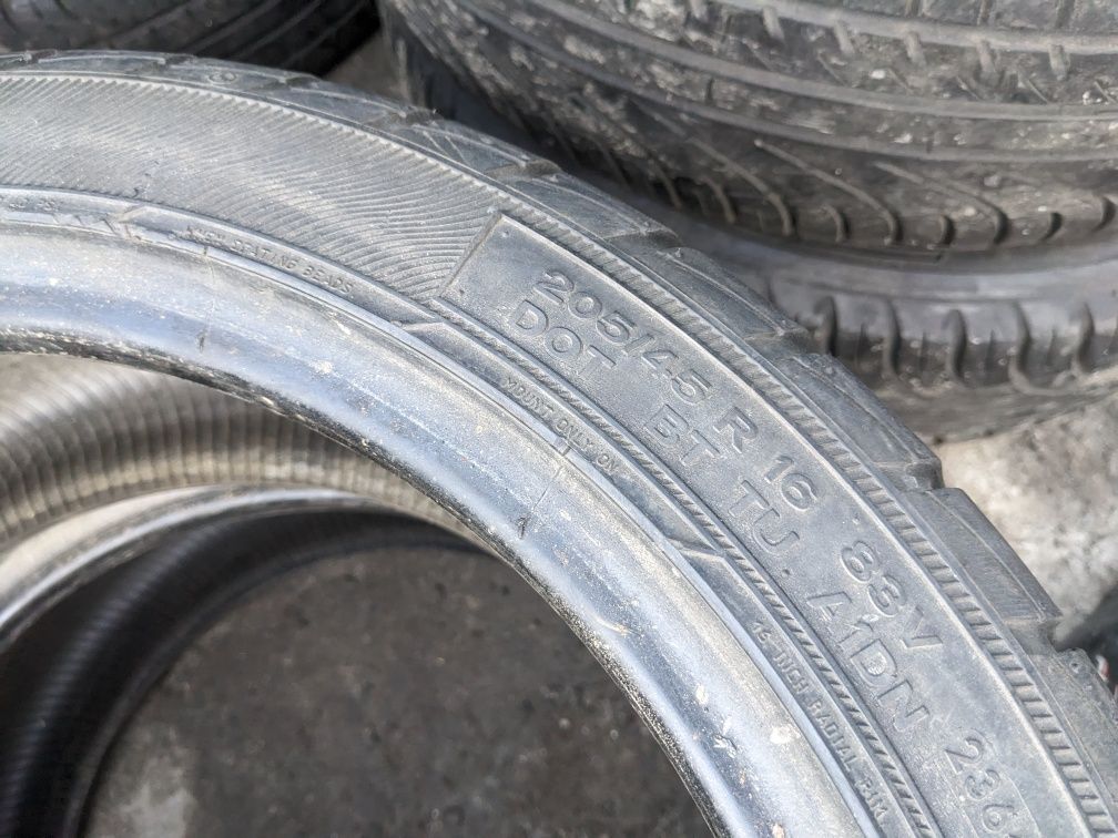 205/45R16 Semperit