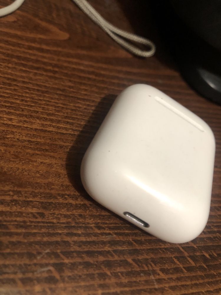 AirPods 1 покоління