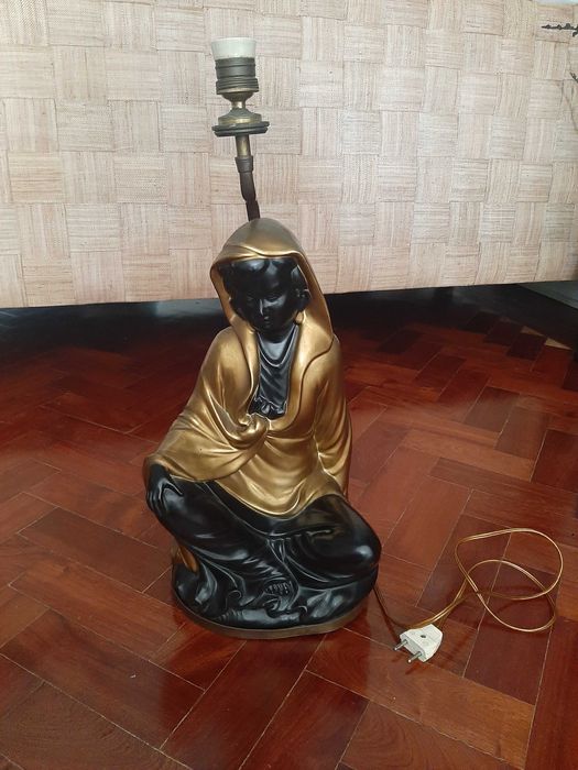 Candeeiro com Figura Cerâmica