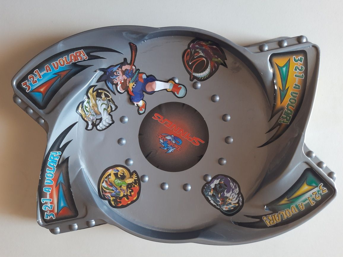 Campo de jogo Beyblade tazos