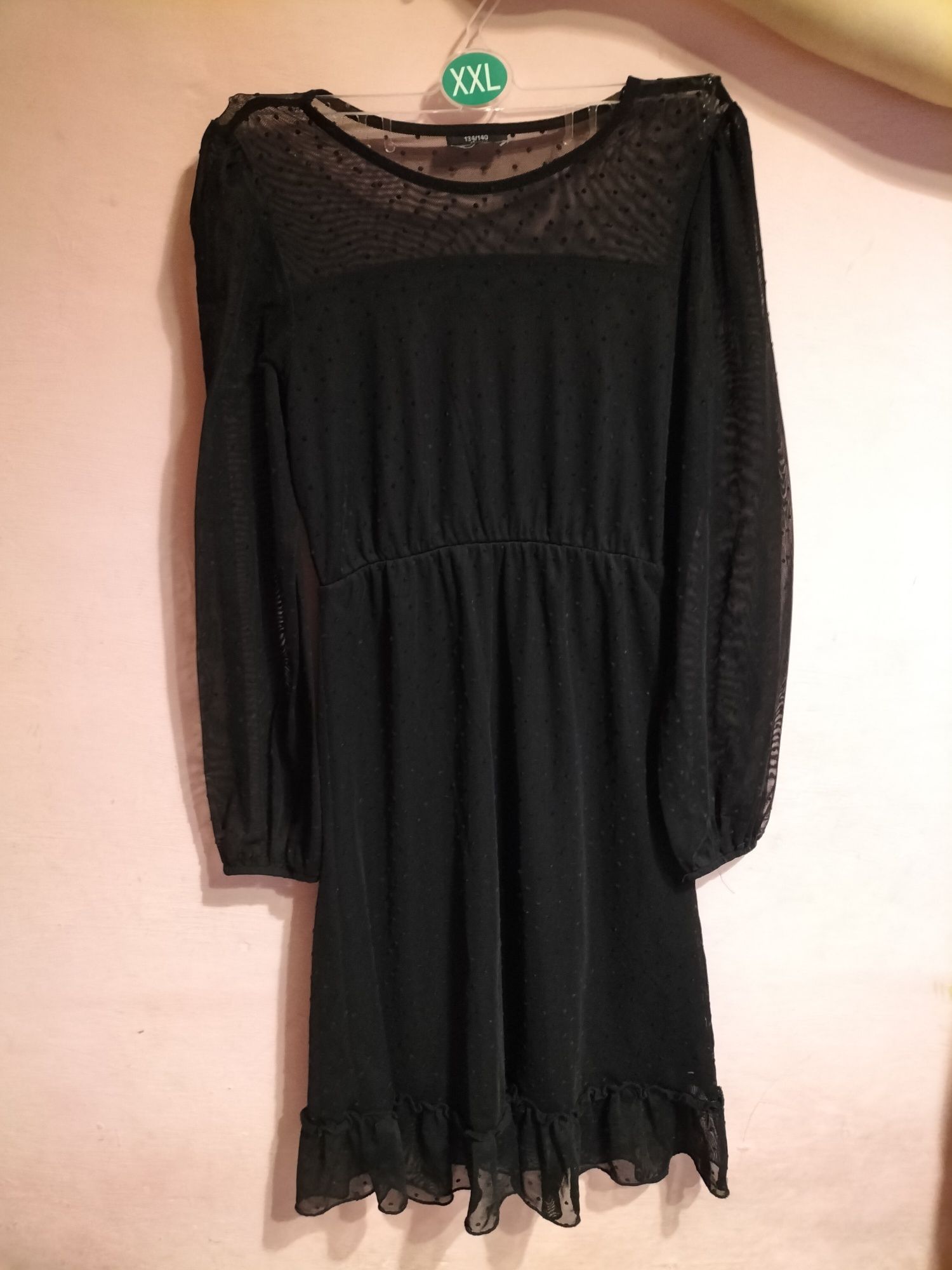 Czarna Sukienka z tiulem 134-140