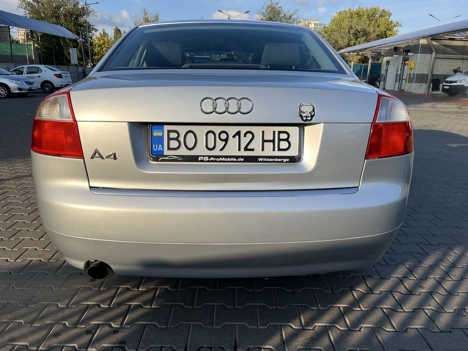 Audi A4 1.6 бензин