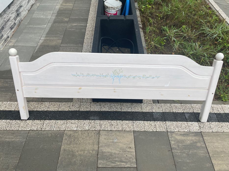 Łóżko drewniane 140x200