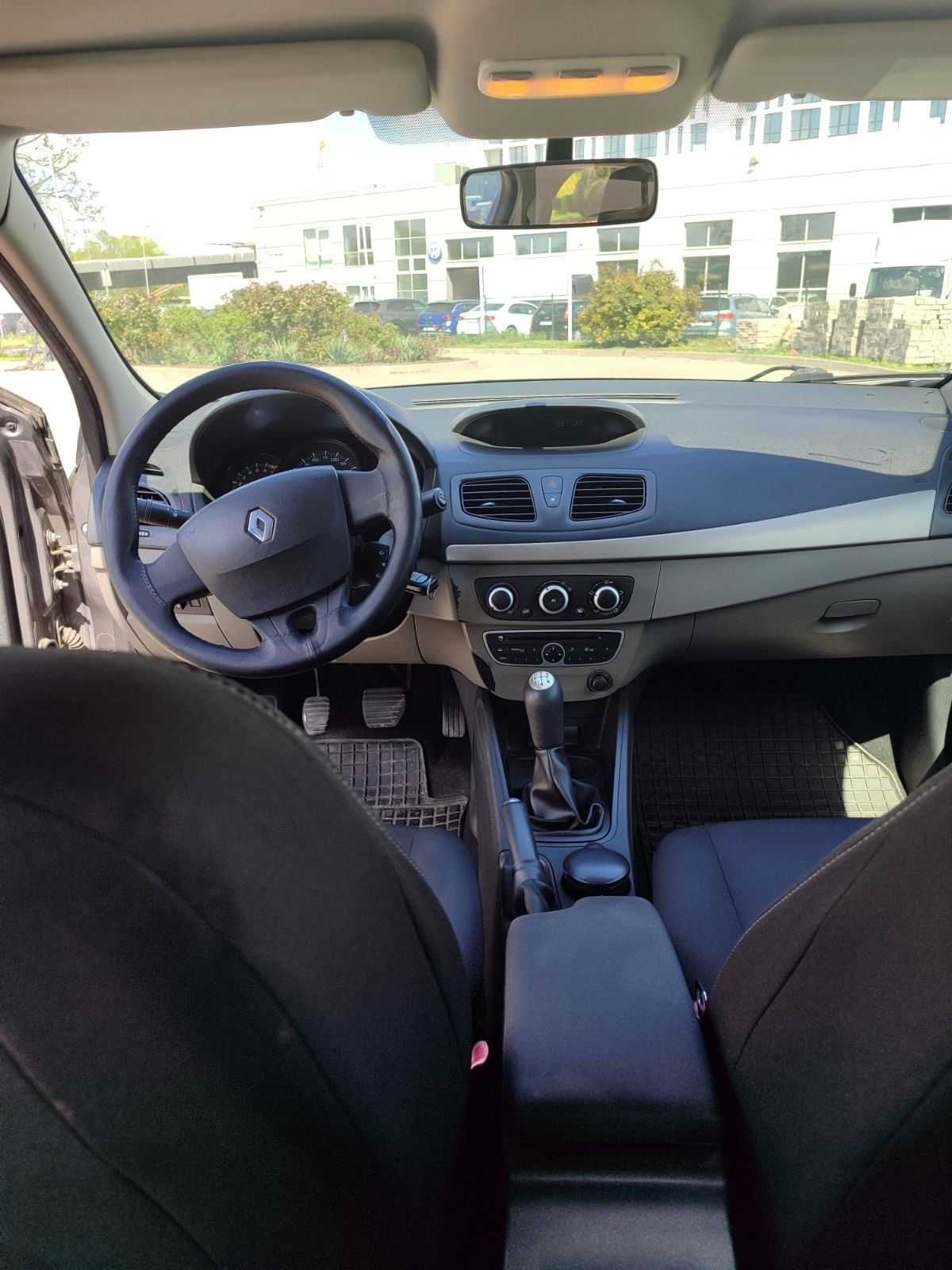 Renault Fluence 2012  I покоління • 1.6 MT (110 к.с.) • Base