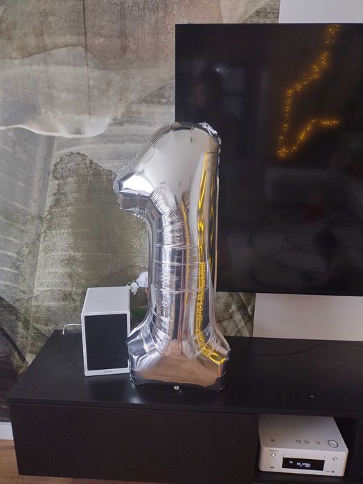 Liczba 1 jeden Bałon urodziny -za darmo