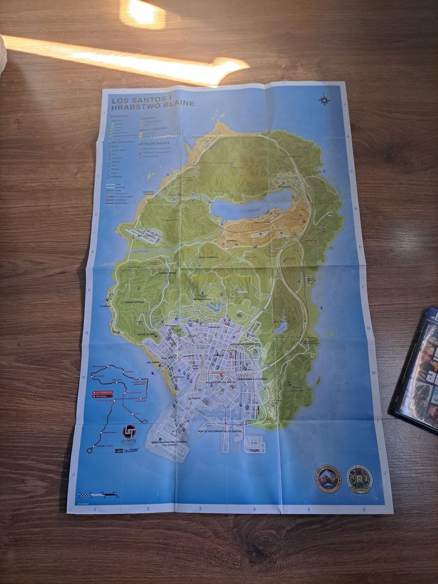 Gry na Ps4 Grand Theft Auto 5 z mapą los santos oraz Wiedźmin 3