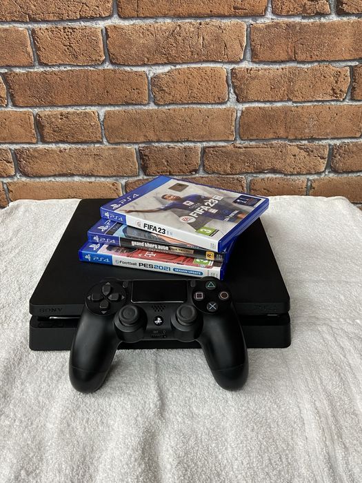 PS4 500GB c/3 jogos e 1 comando