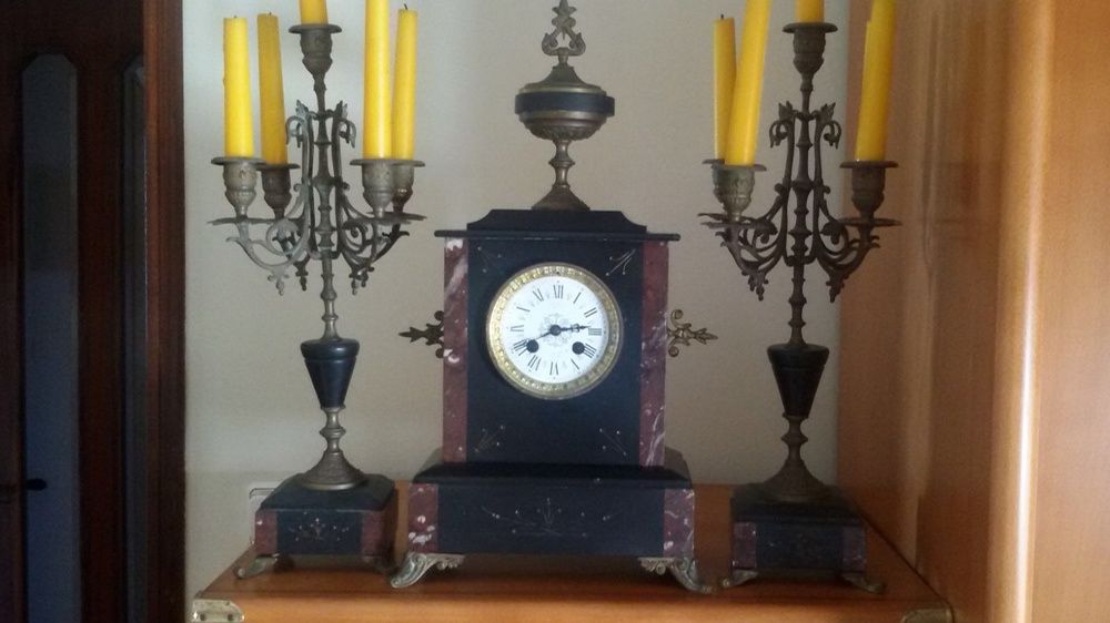 Relógio de mesa + 2 candelabros