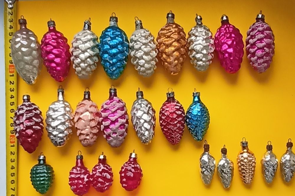 Bombki choinkowe PRL-zestaw 25 szyszek