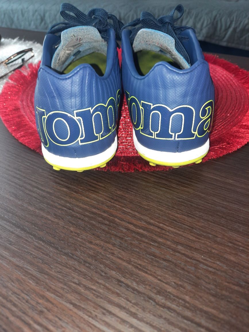 Buty korki firmy joma