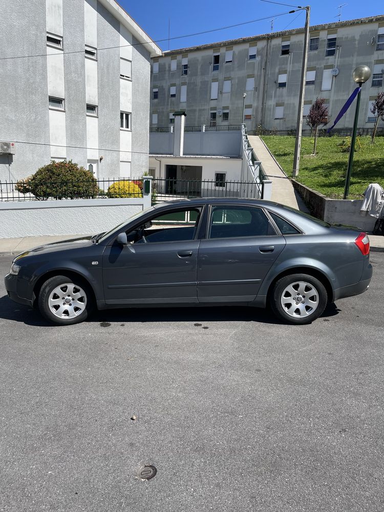 Audi a4 1.6 gasolina sin ningun problema el carro esta a circular