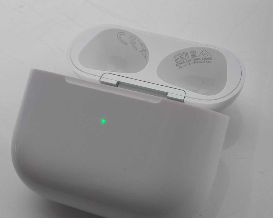 ‼️ Apple AirPods кейс A2566 оригинал (EMC 3986)