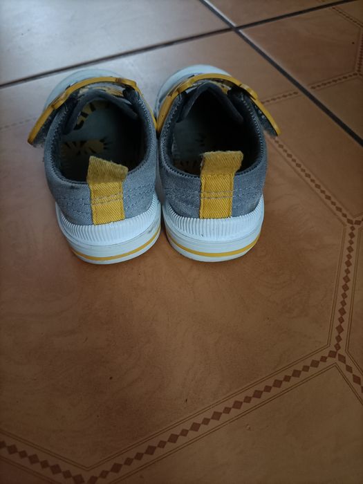 Sprzedam buty dziecięce