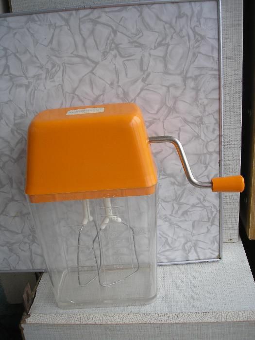 Продаю ручной миксер