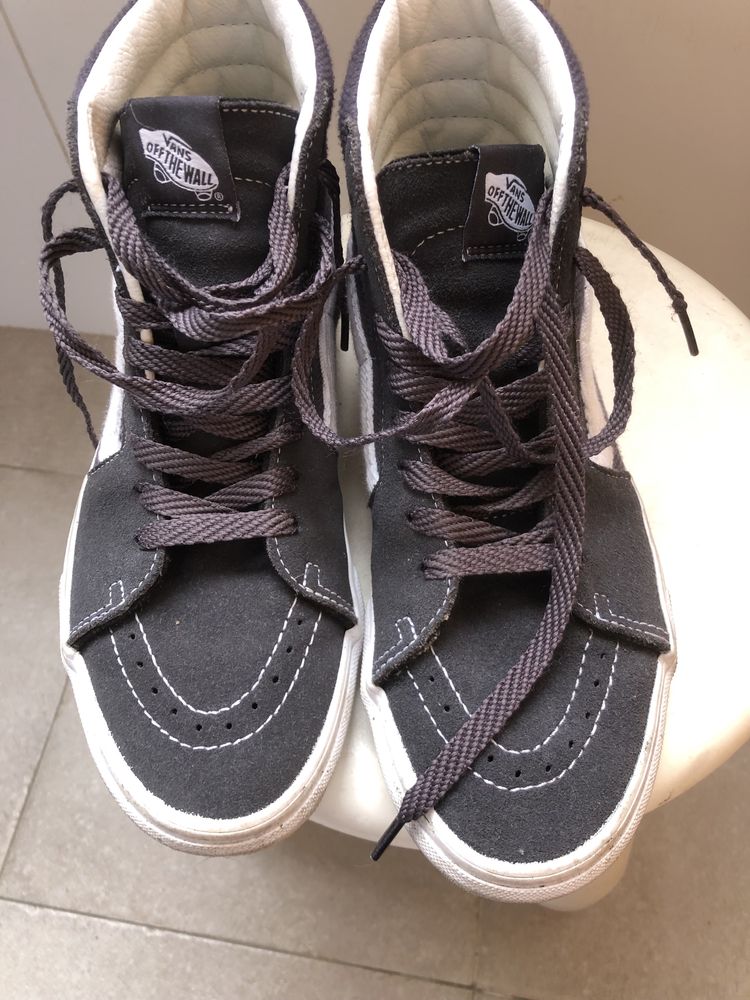 Tenis Vans subidas em nobuck