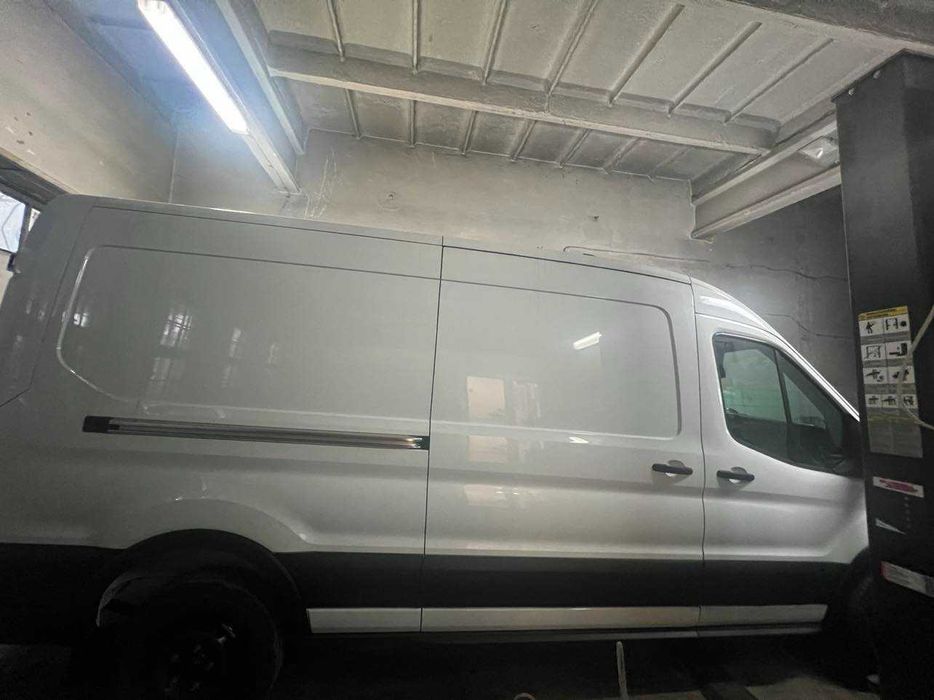 Konserwacja bezbarwna nowych aut osobowych i dostawczych, kamperów.