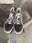 Tenis vans cinzento e branco