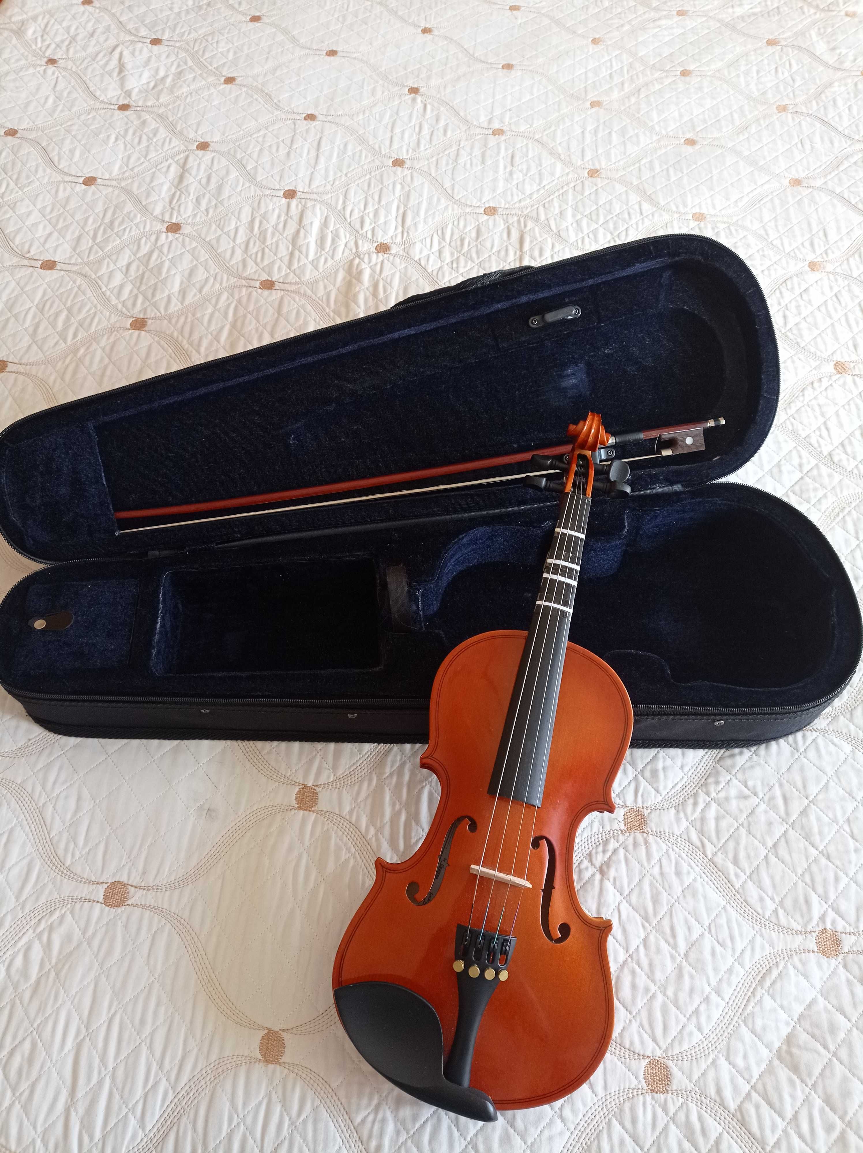 Violino 1/2 semi-novo