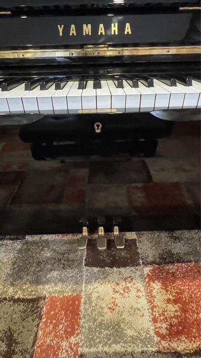 Piano acustico Yamaha U2