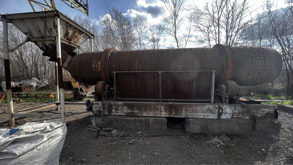 Заводской галтовочный барабан