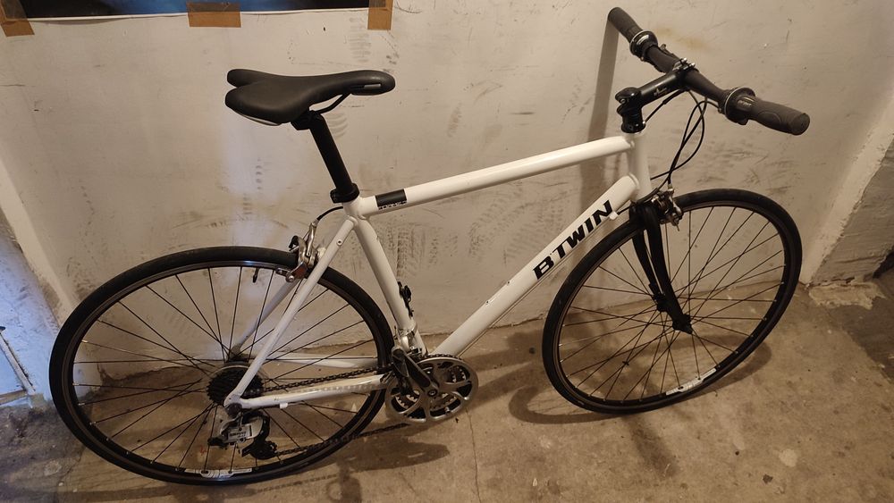 Rower szosowy B-twin