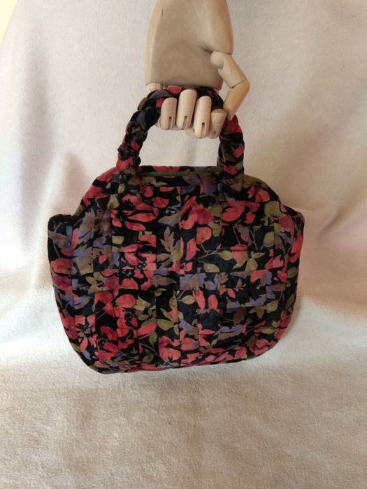 Várias bolsas de mão, desde 5€