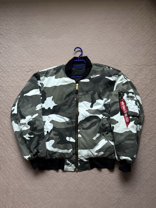 Оригінальний Бомбер ALPHA INDUSTRIES камуф скинхед стайл двухсторонній